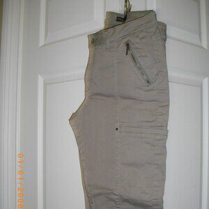 Women's Lee cargo pants, taupe/dark khaki, size 10.
